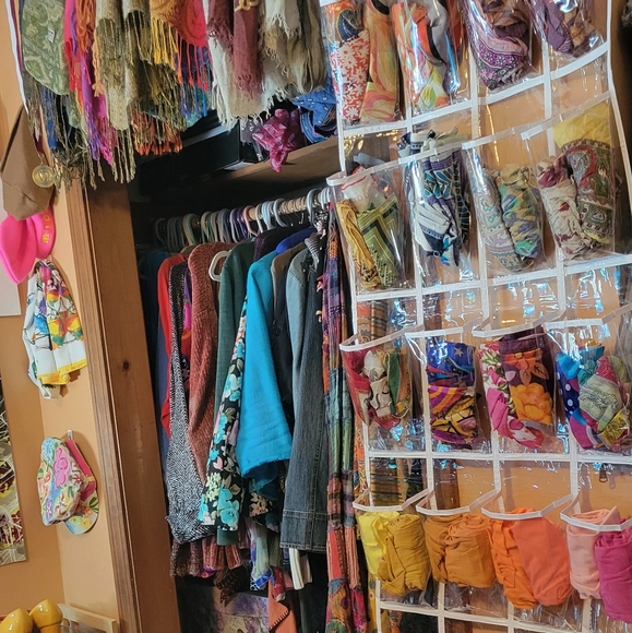 Meet your Posher, Kady - Picture 2 of 2